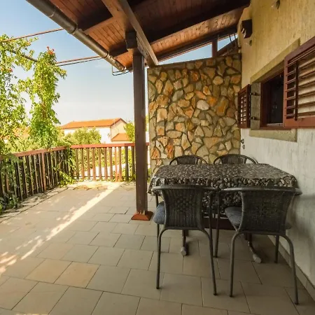 Kostanjevac Apartman *